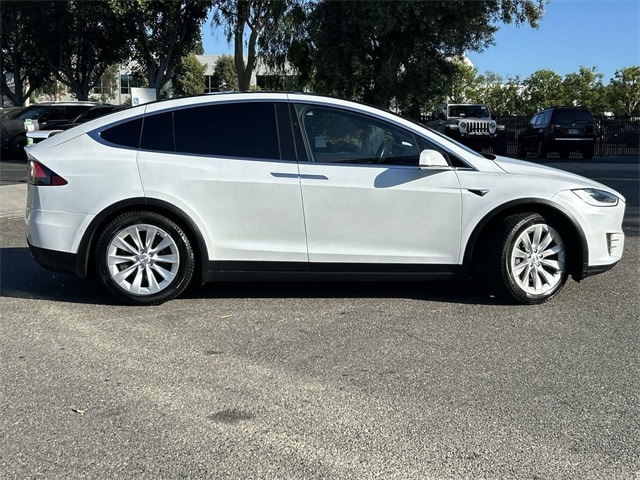 Thumbnail: 2020 Tesla Model X - 4