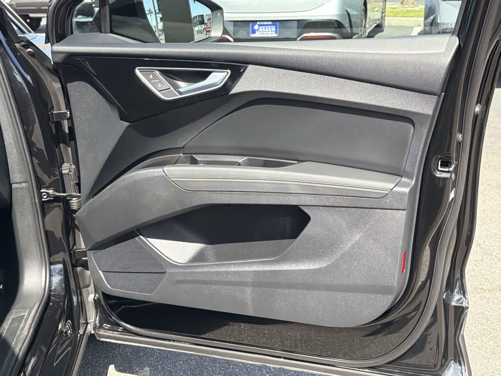 Thumbnail: 2023 Audi Q4 e-tron - 34