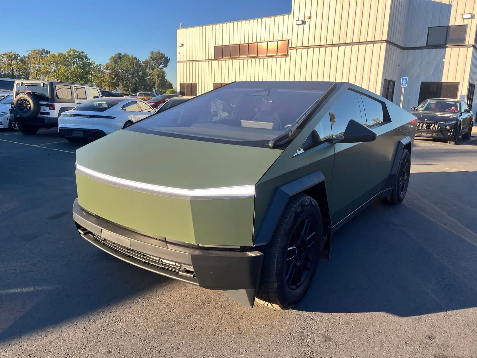 2025 Tesla Cybertruck Rear-Wheel Drive's photo
