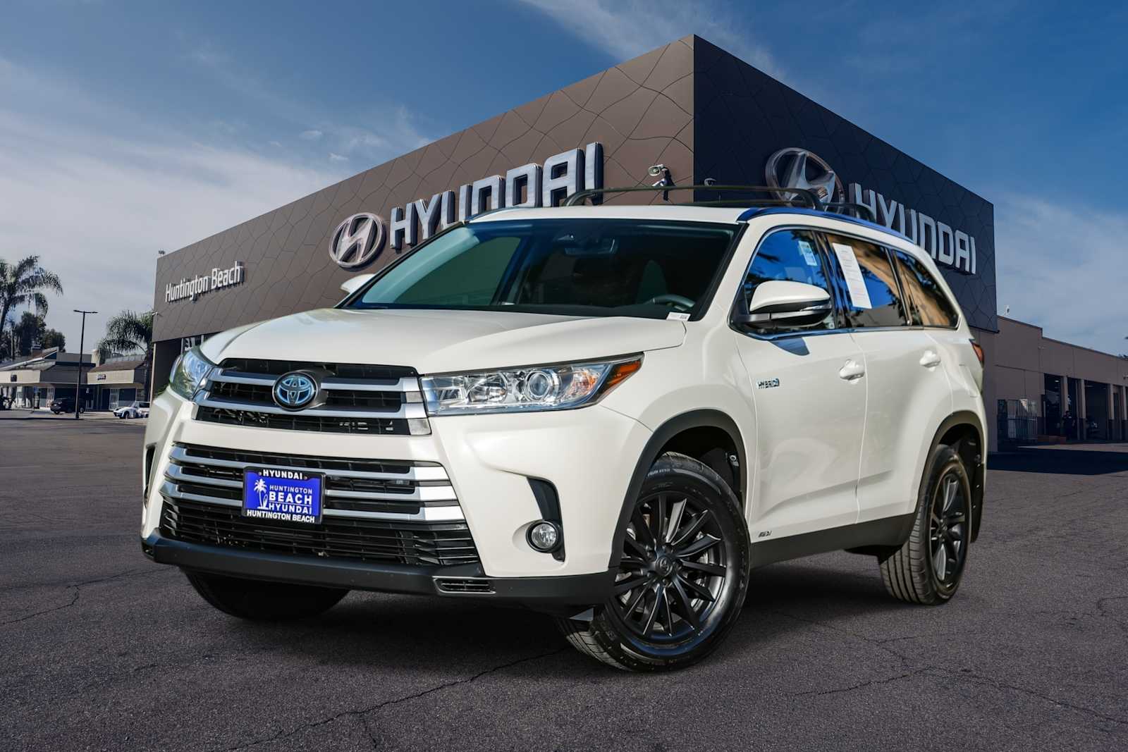 New 2019 Toyota Highlander XLE SUV for sale near you in Huntington Beach, CA