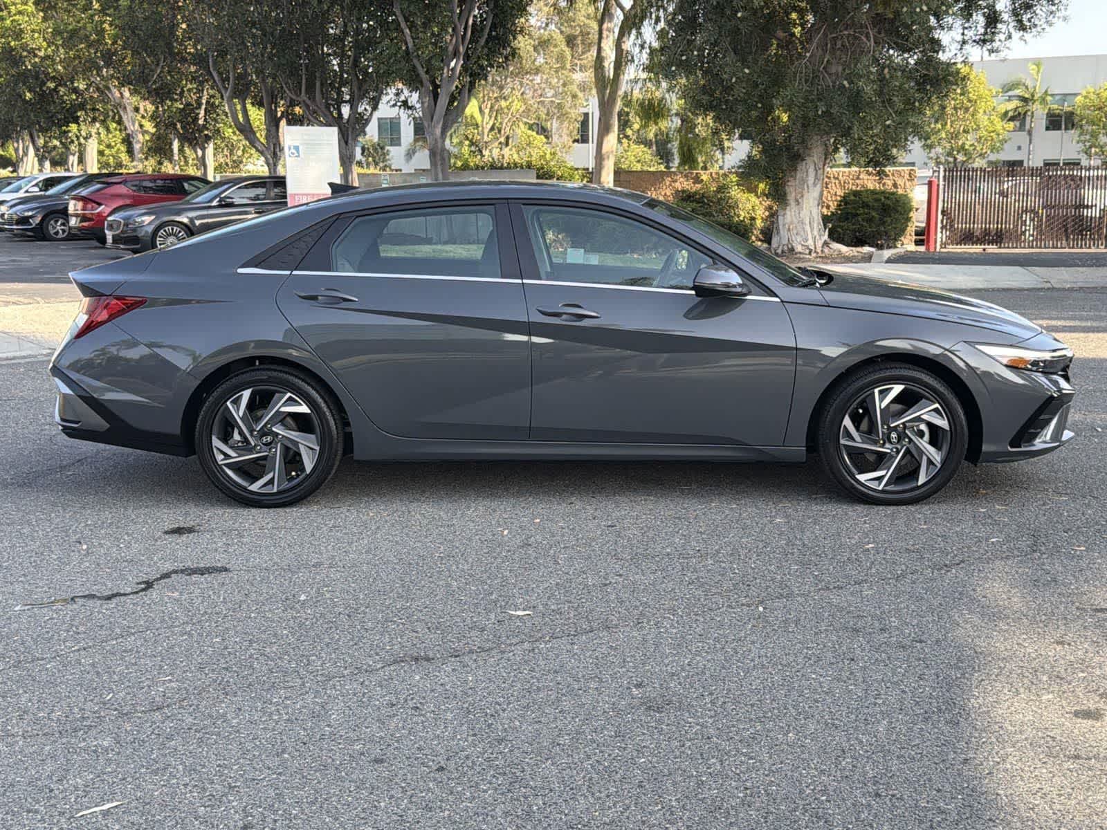 Thumbnail: 2025 Hyundai Elantra - 3