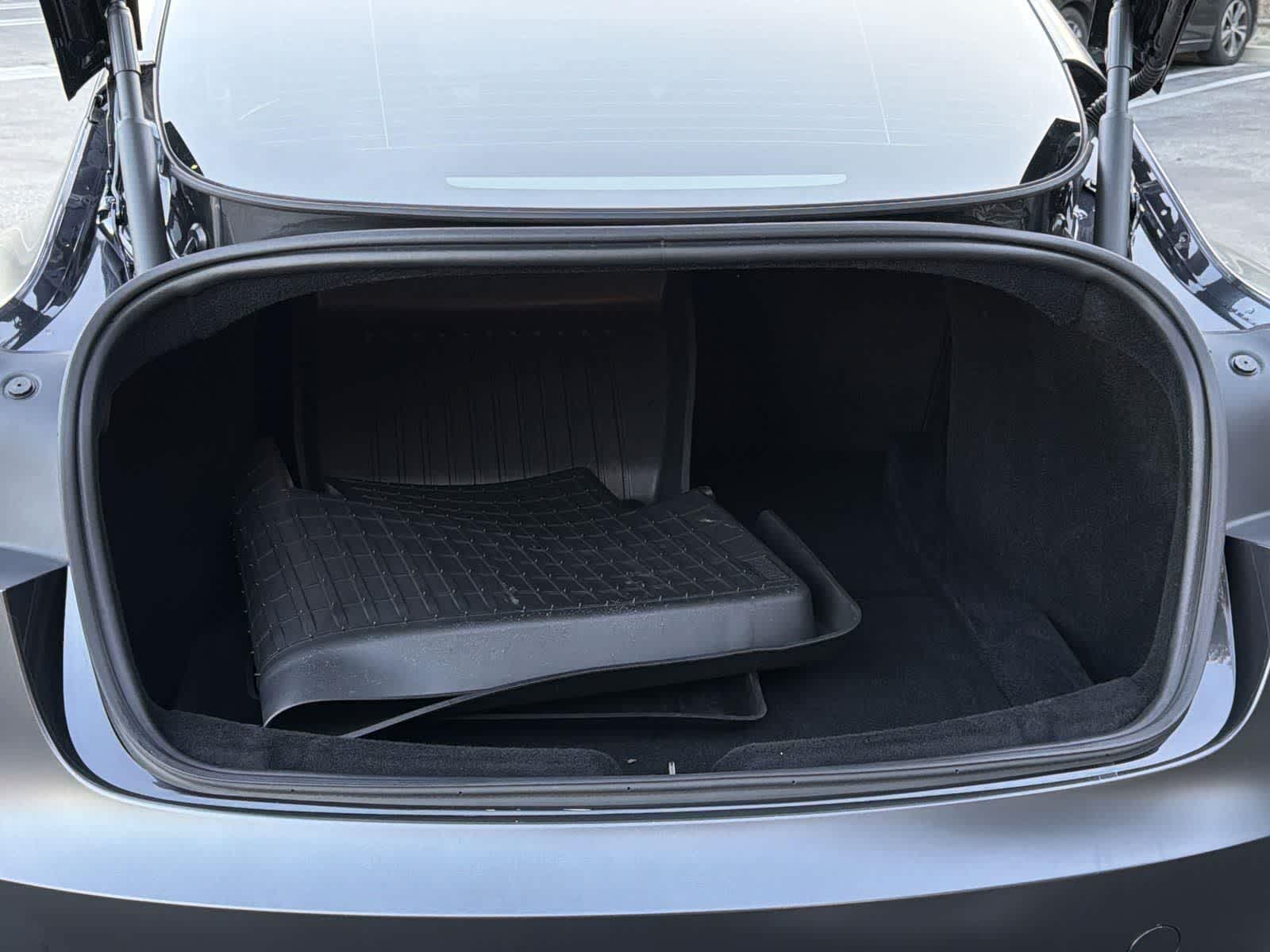 Thumbnail: 2025 Tesla Model 3 - 32