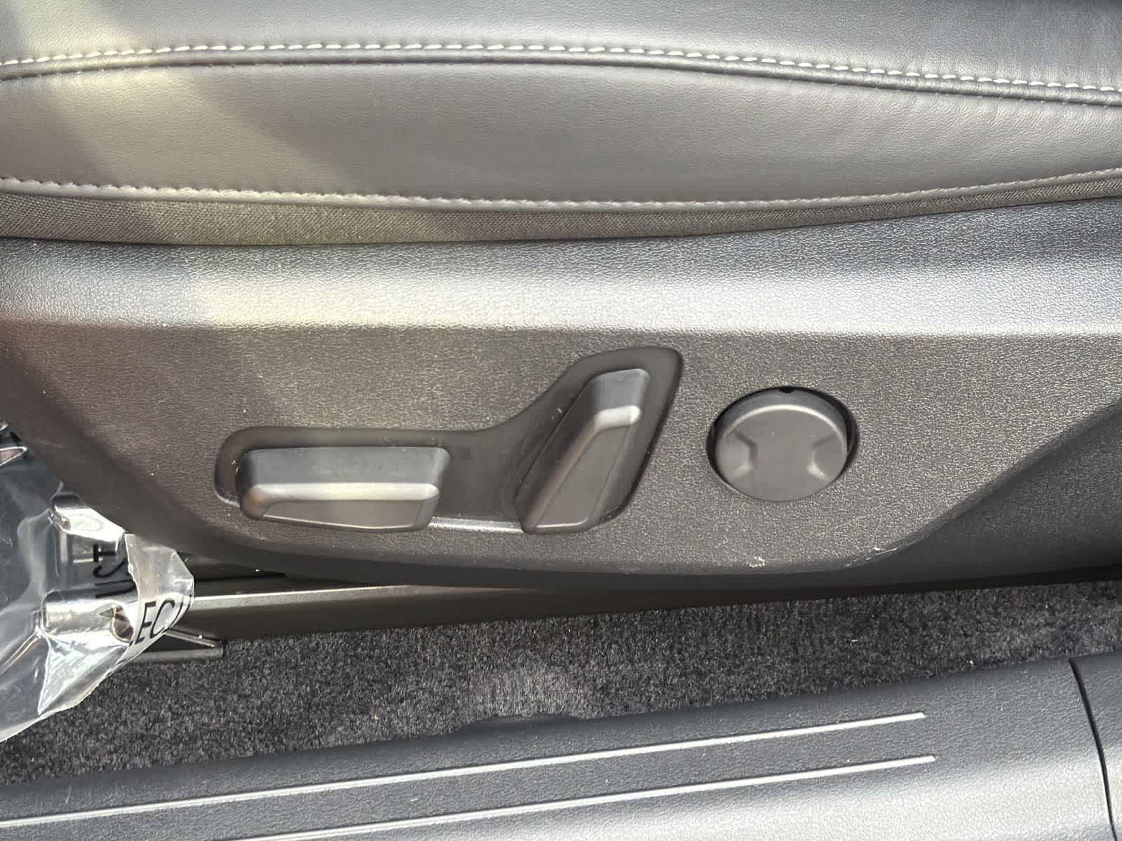 Thumbnail: 2023 Kia EV6 - 25