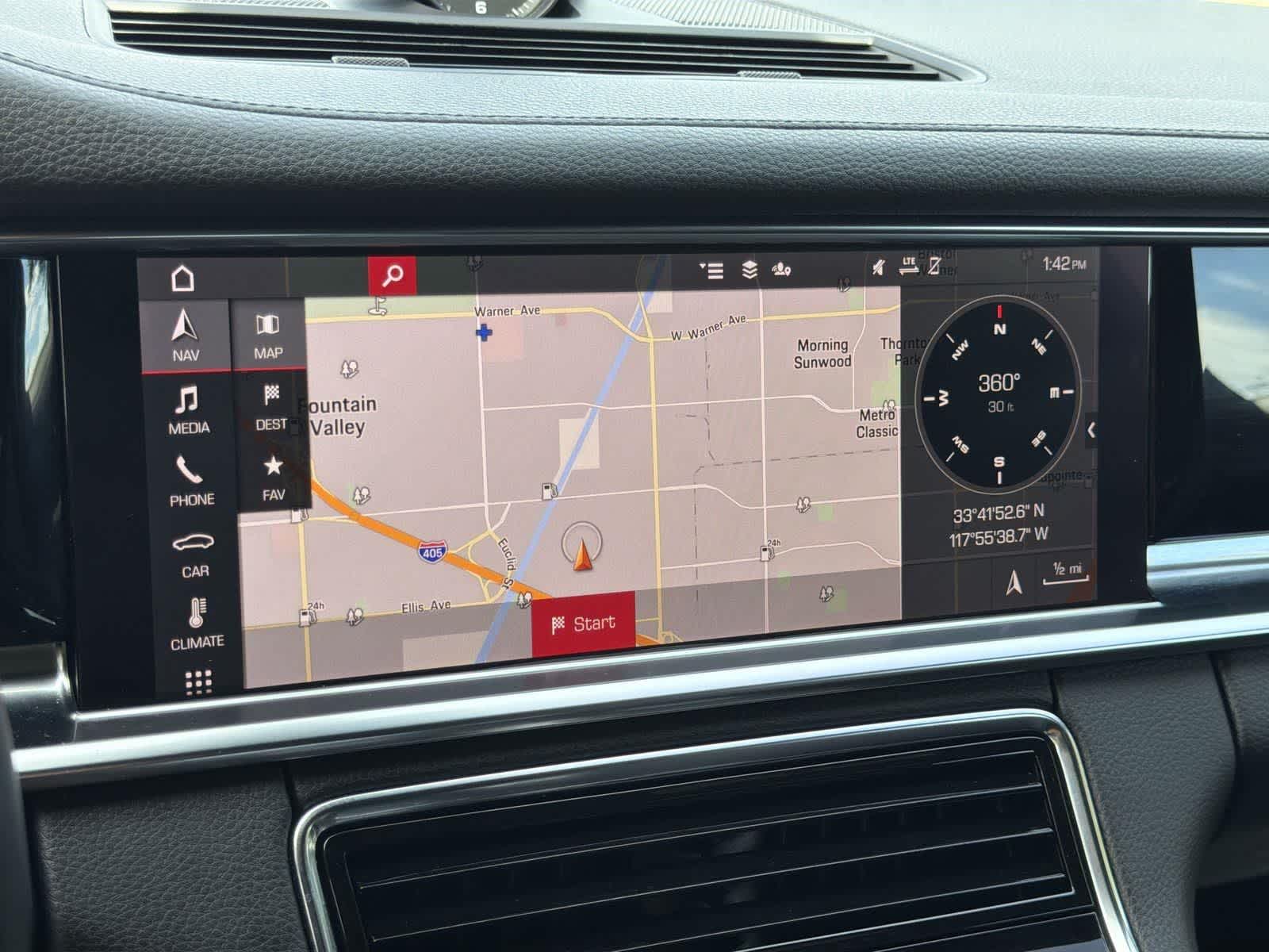 Thumbnail: 2021 Porsche Panamera - 15