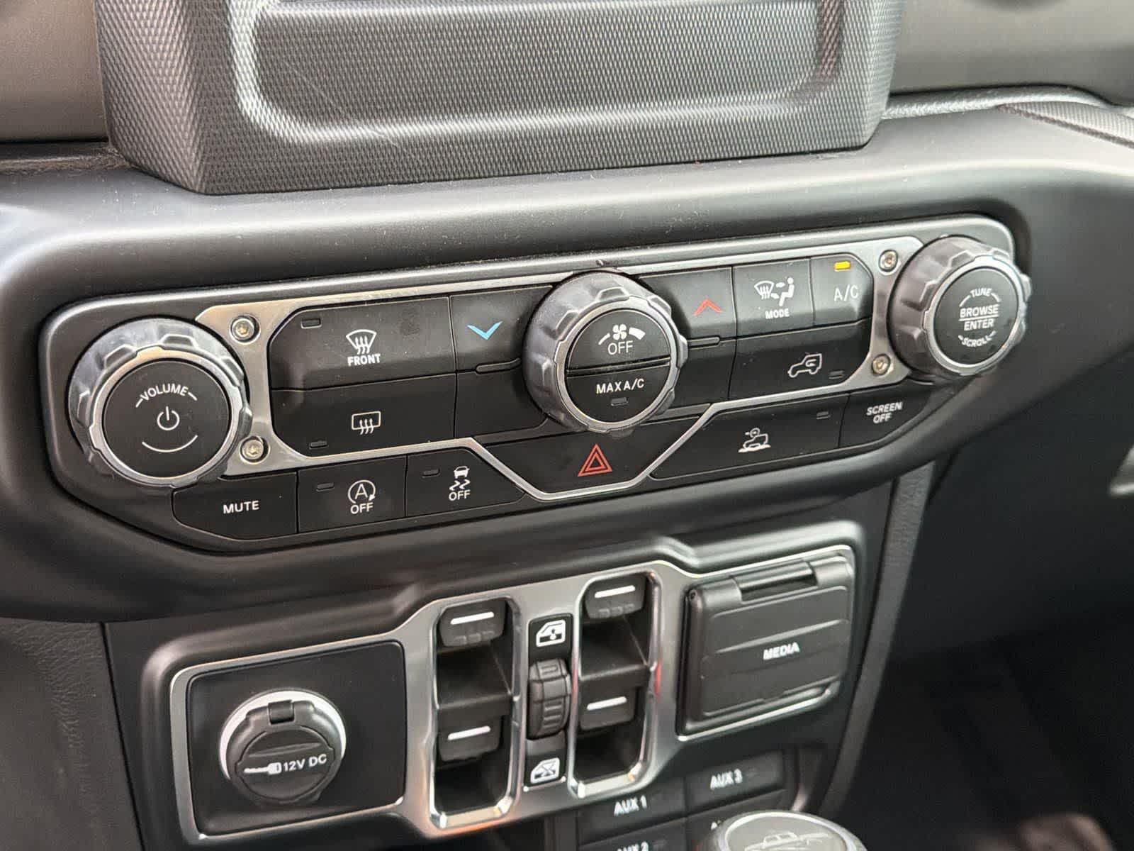 Thumbnail: 2022 Jeep Gladiator - 15