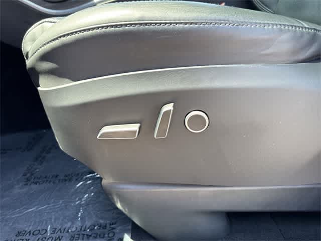 Thumbnail: 2022 Tesla Model X - 28