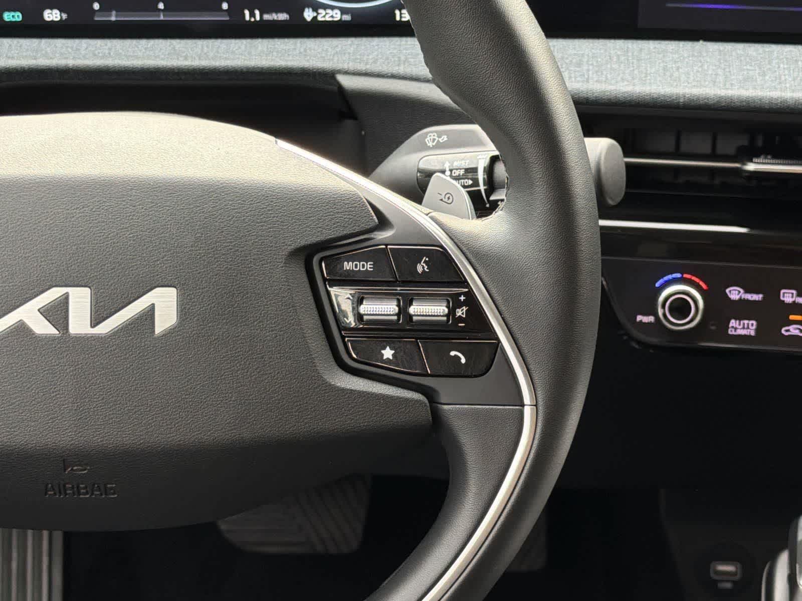 Thumbnail: 2023 Kia EV6 - 13