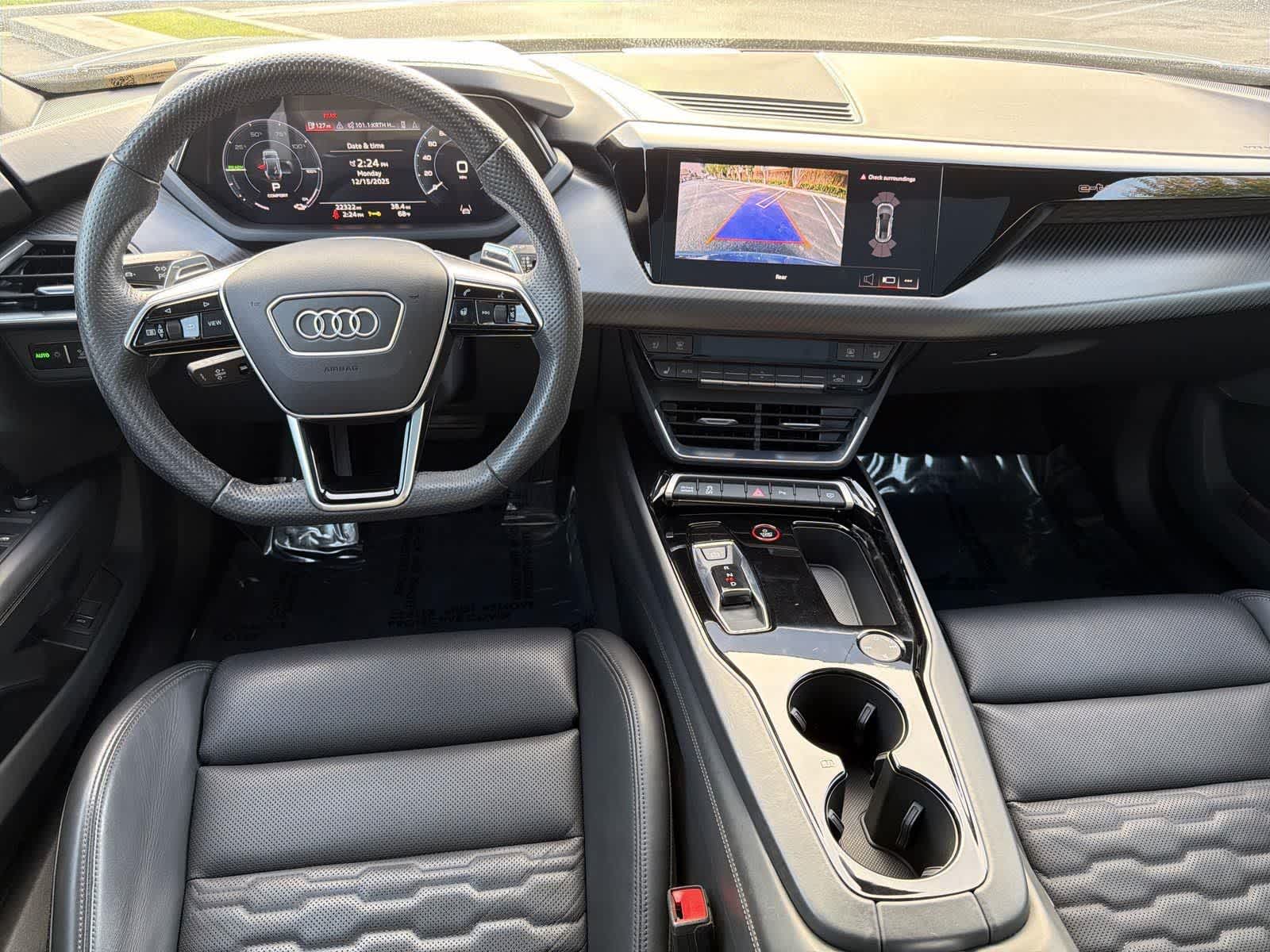 Thumbnail: 2023 Audi e-tron GT - 11