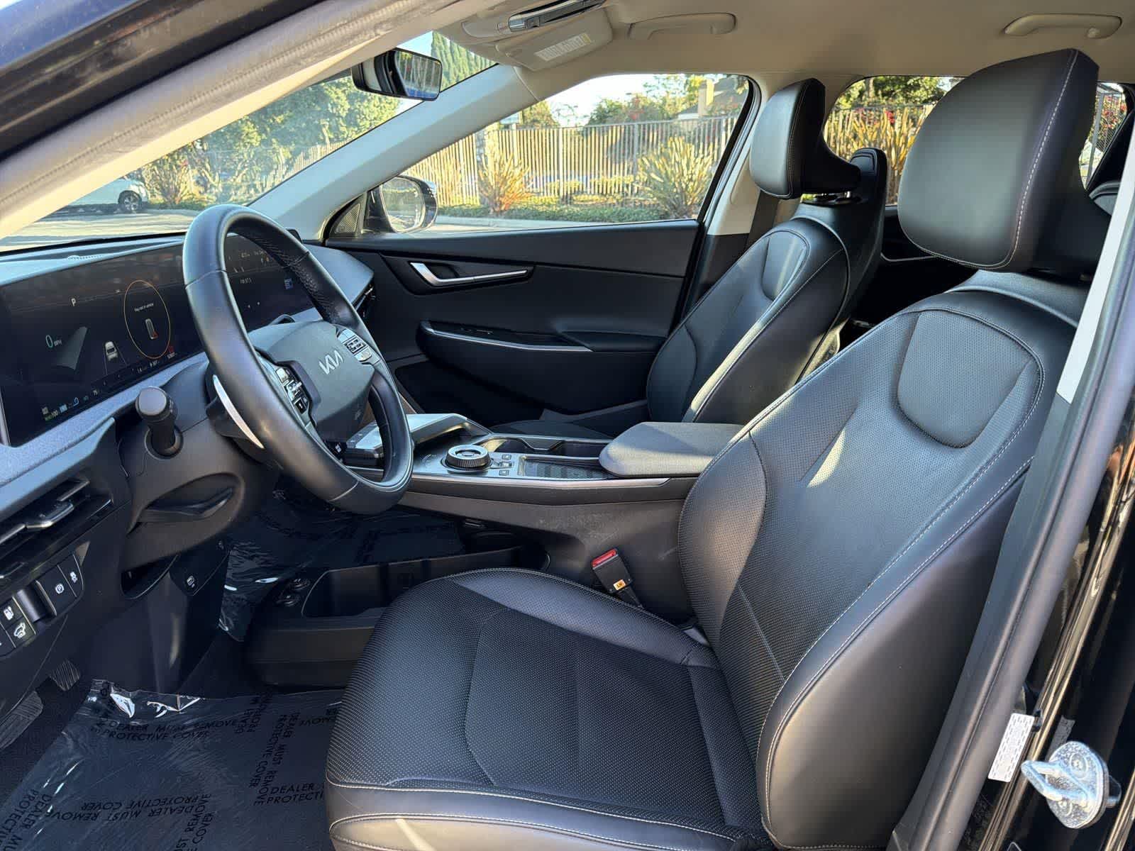 Thumbnail: 2022 Kia EV6 - 25