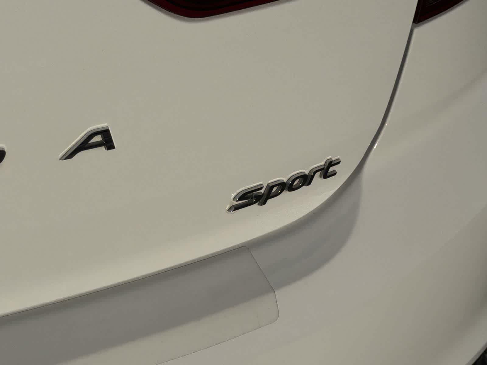 Thumbnail: 2020 Hyundai Elantra - 32