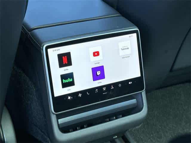 Thumbnail: 2025 Tesla Model 3 - 33
