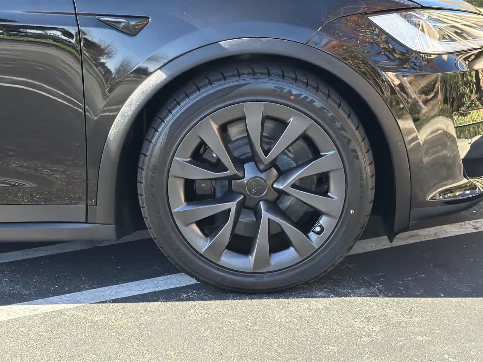 Thumbnail: 2023 Tesla Model X - 35