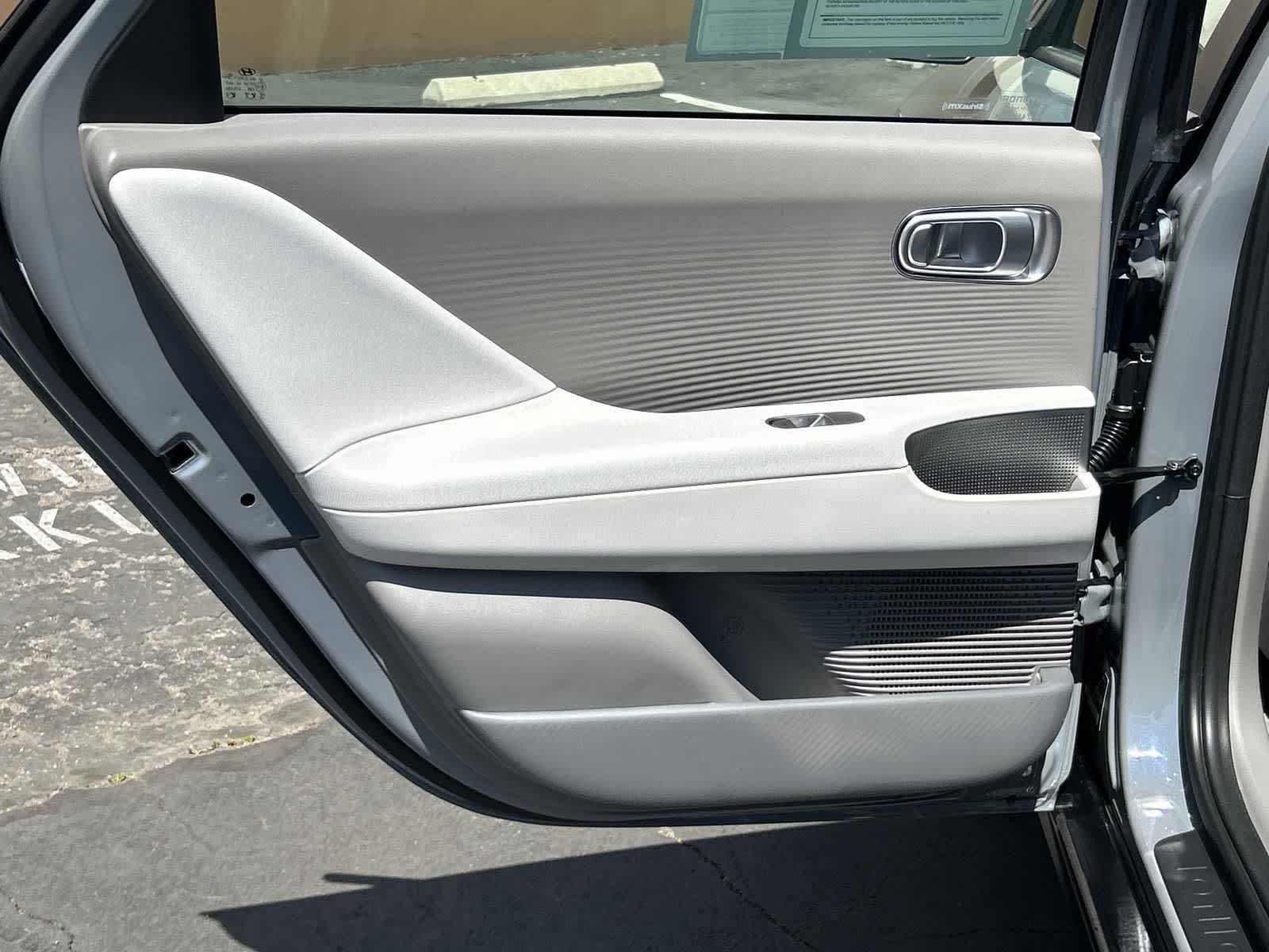 Thumbnail: 2025 Hyundai Ioniq 6 - 28