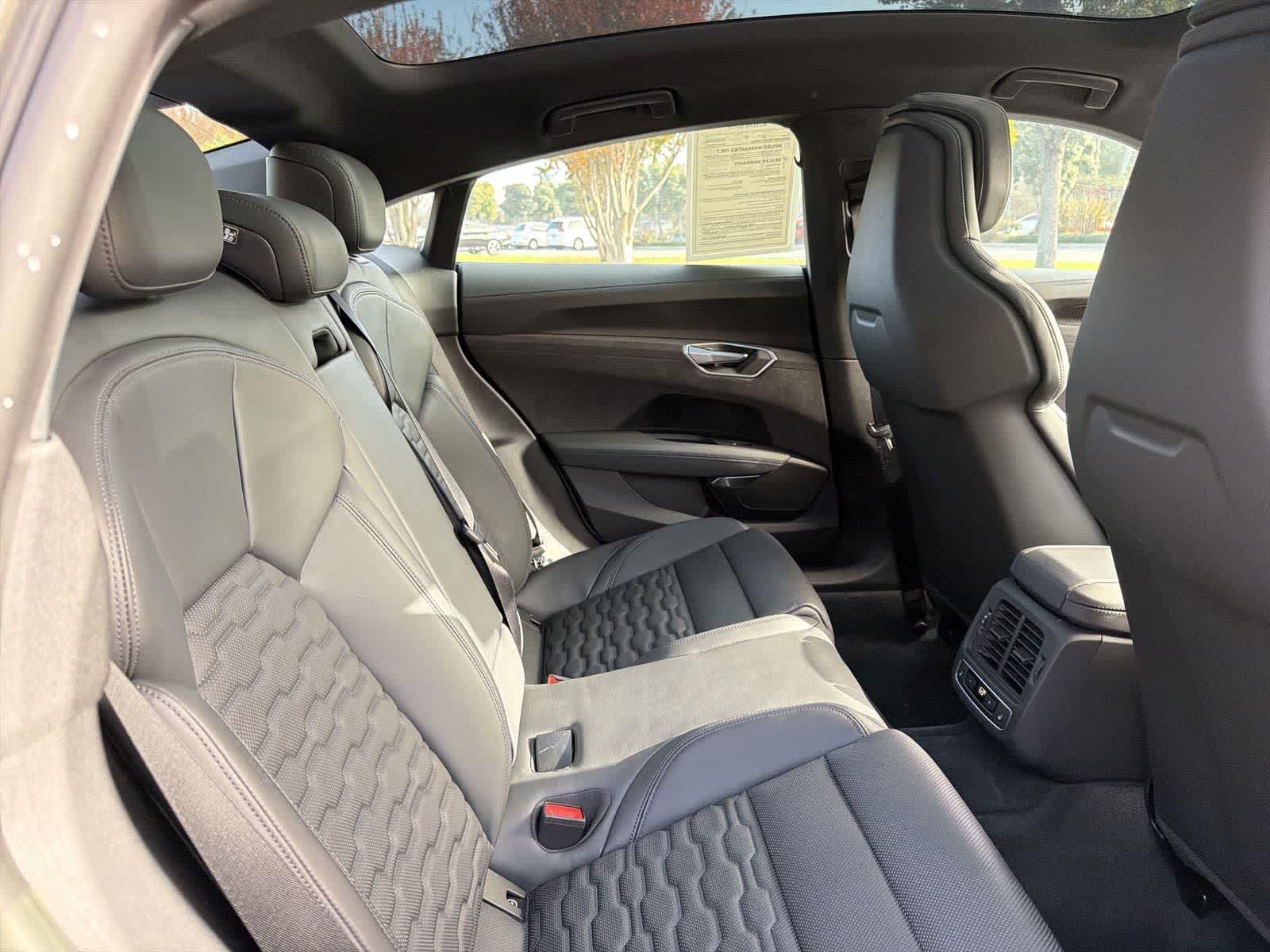 Thumbnail: 2023 Audi e-tron GT - 33