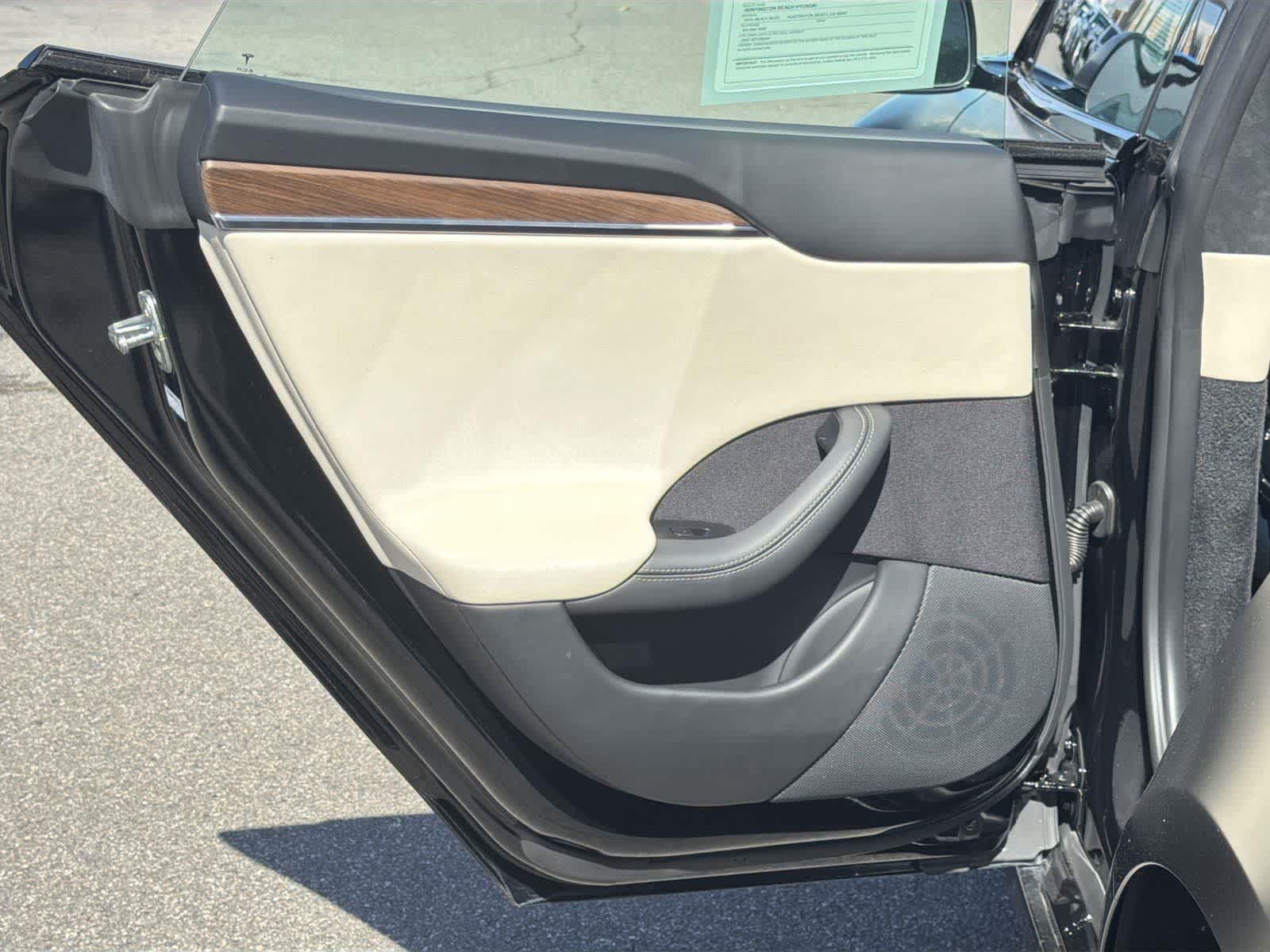 Thumbnail: 2023 Tesla Model S - 28