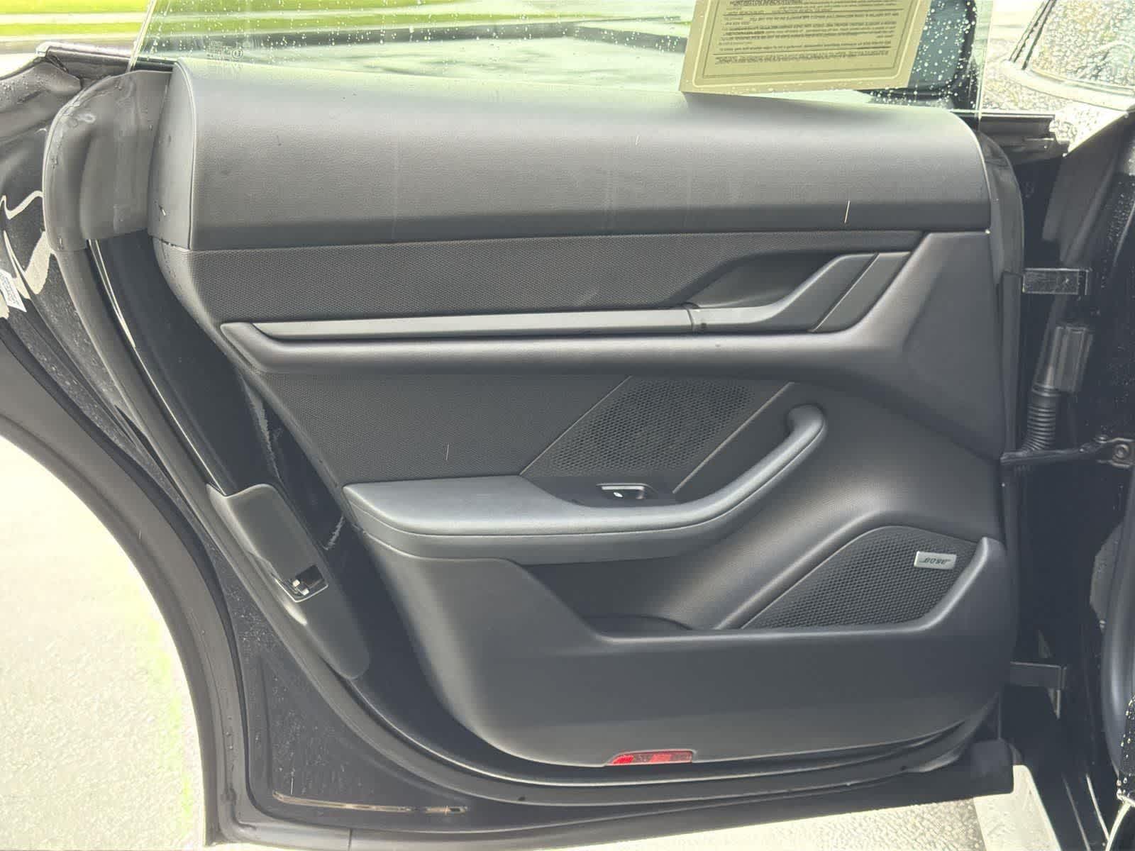 Thumbnail: 2022 Porsche Taycan - 27