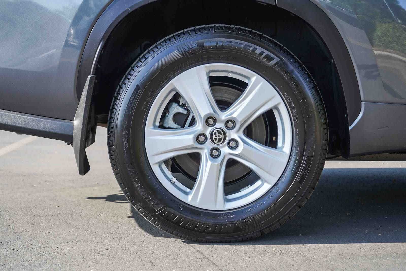 Thumbnail: 2020 Toyota Highlander - 8