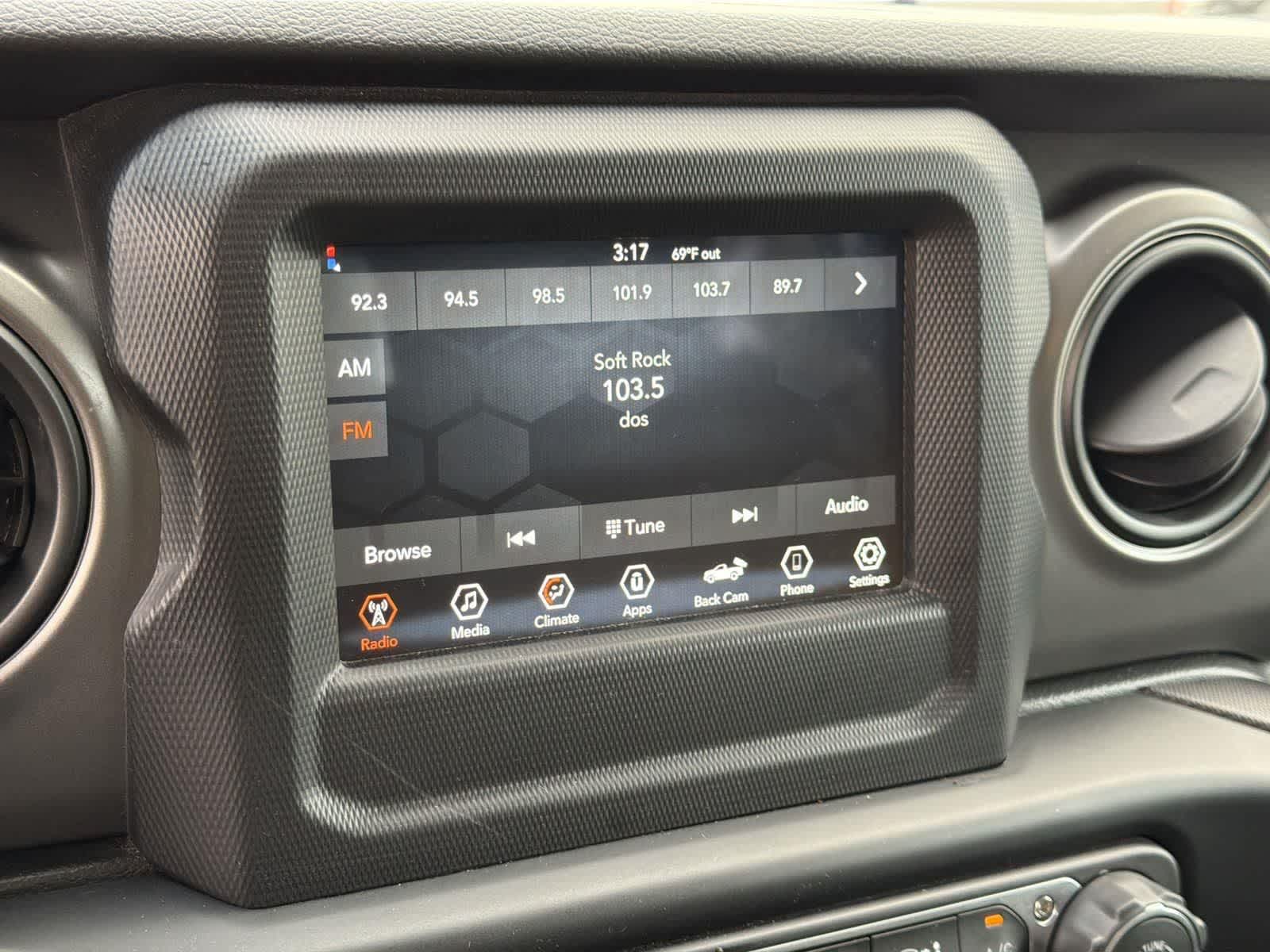 Thumbnail: 2022 Jeep Gladiator - 18