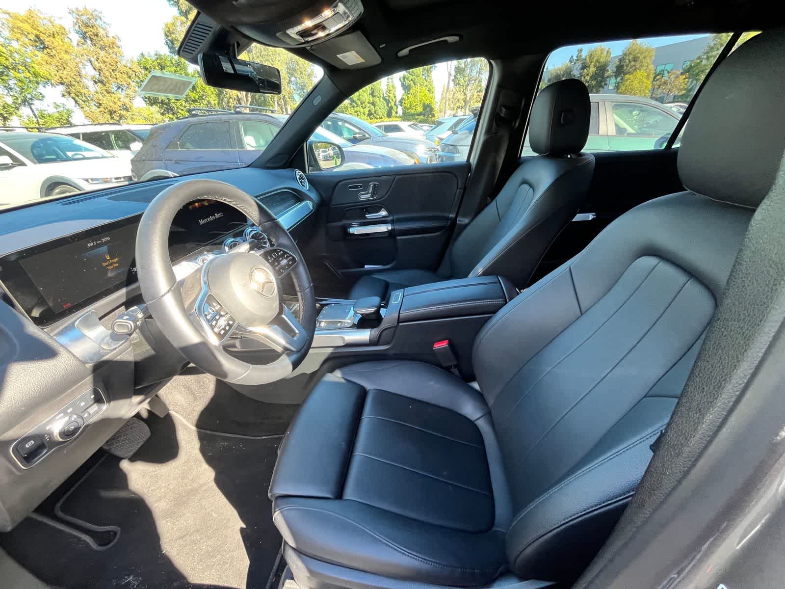 Thumbnail: 2023 Mercedes-Benz GLB - 6