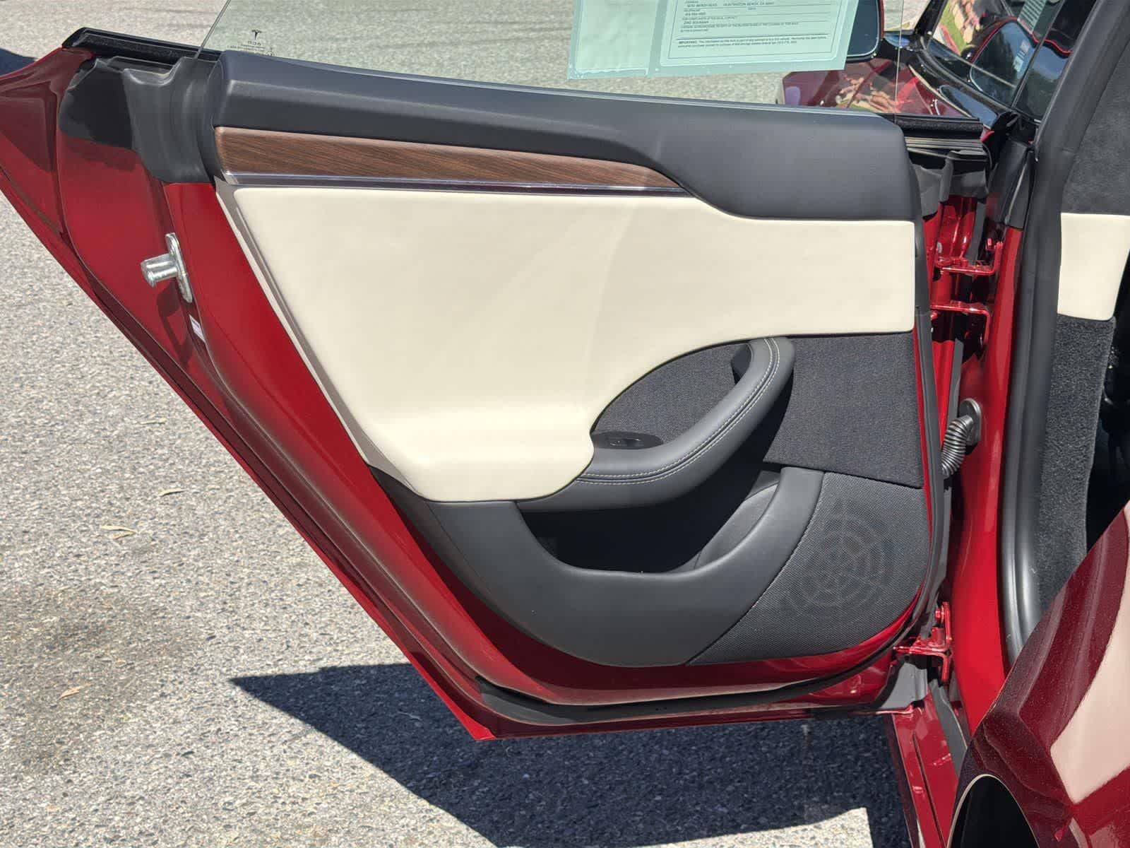 Thumbnail: 2023 Tesla Model S - 28