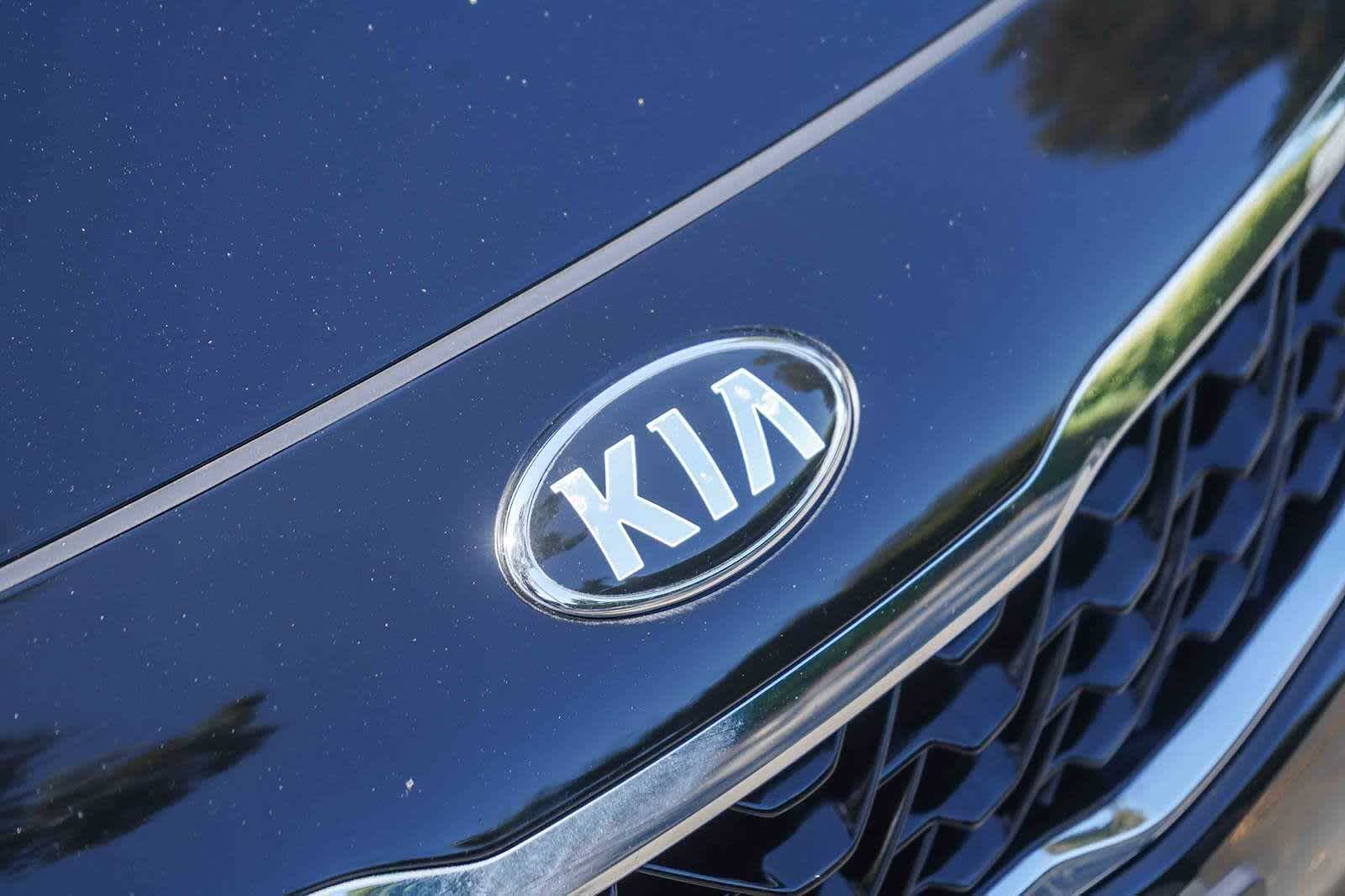 Thumbnail: 2020 Kia Optima - 12