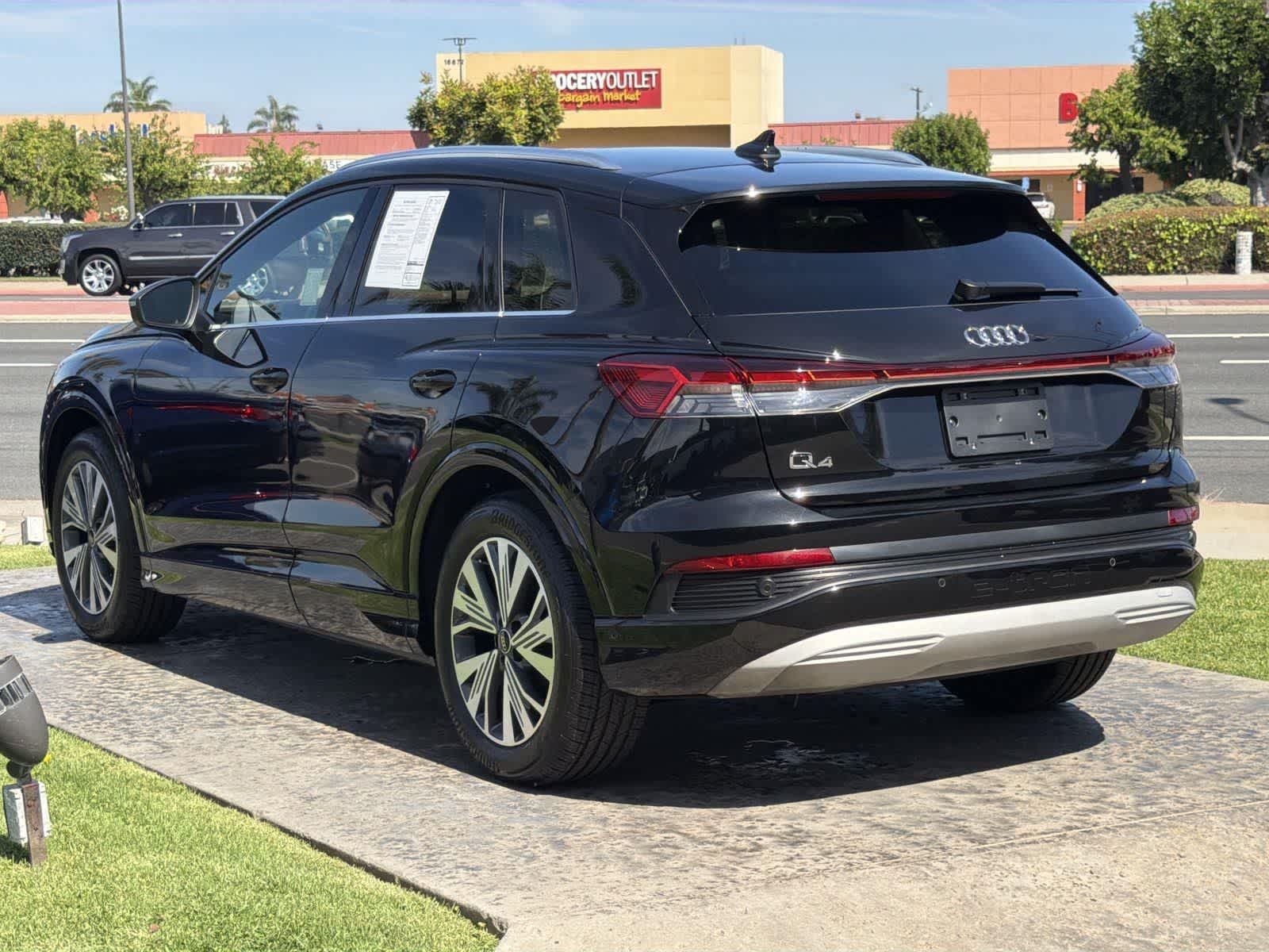 Thumbnail: 2023 Audi Q4 e-tron - 4