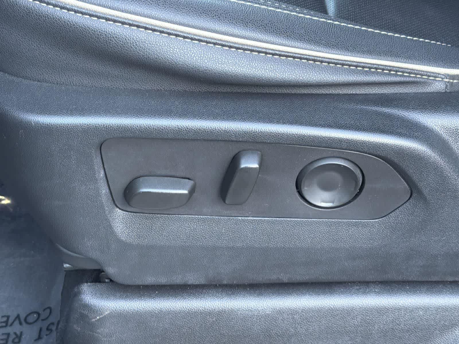 Thumbnail: 2023 Chevrolet Suburban - 25