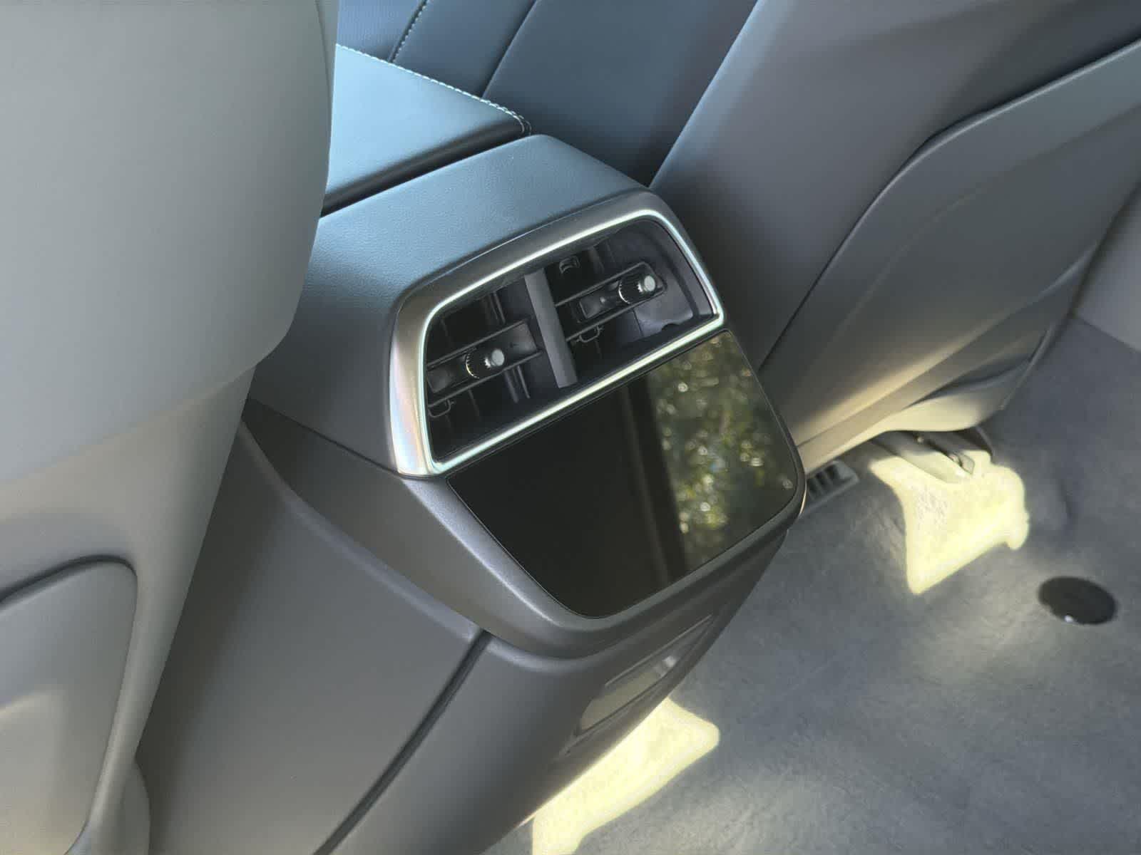 Thumbnail: 2024 Lucid Air - 29