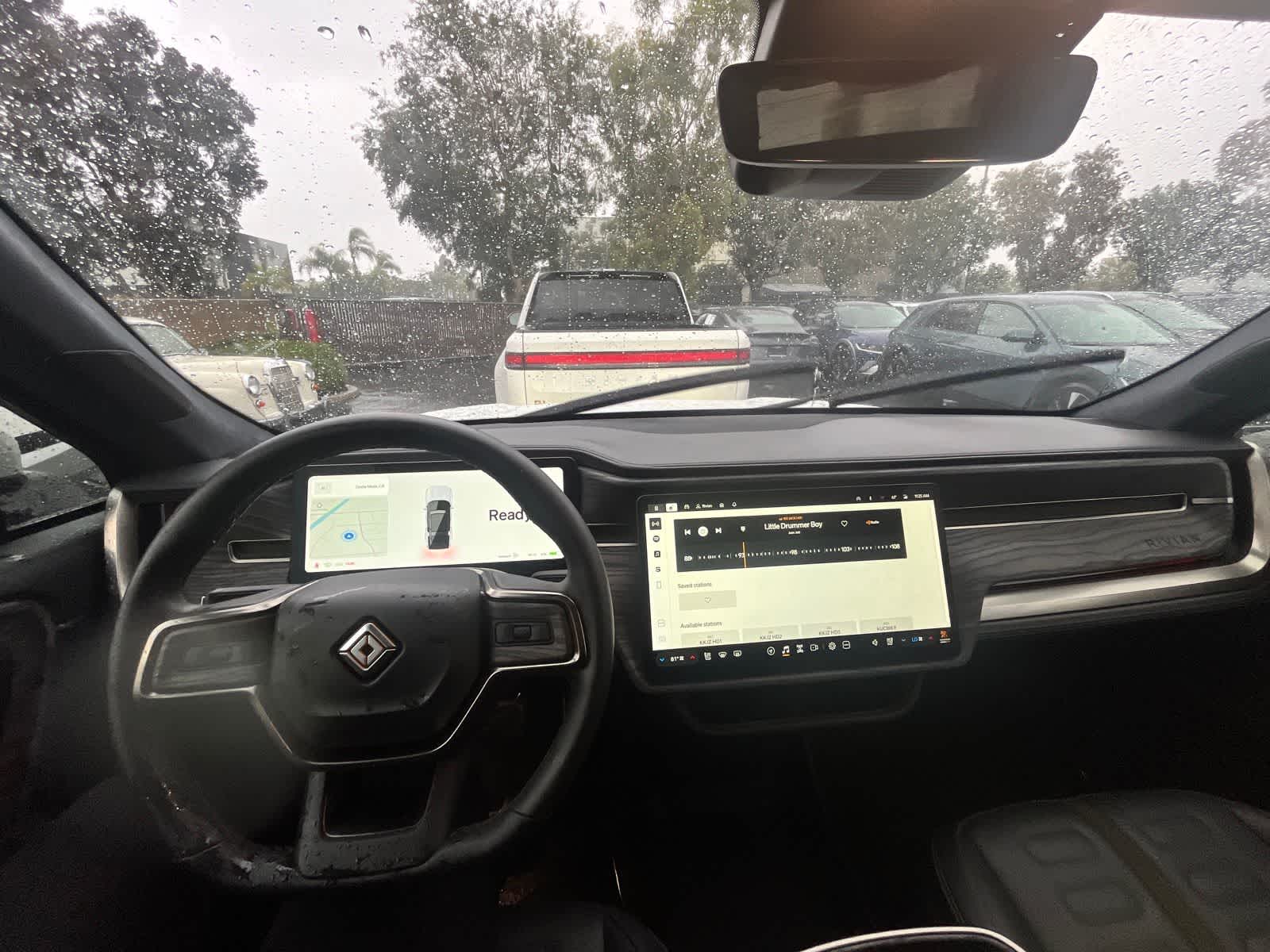 Thumbnail: 2022 Rivian R1S - 8