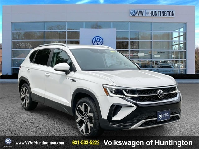 2022 Volkswagen Taos SEL's photo