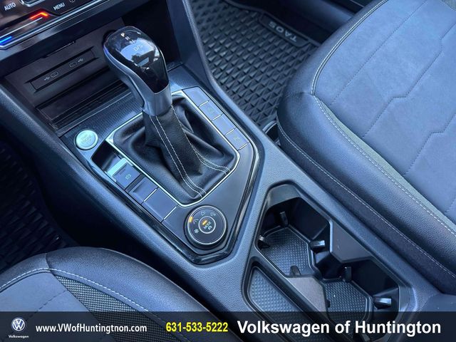 2025 Volkswagen Taos SE Black - Photo 31