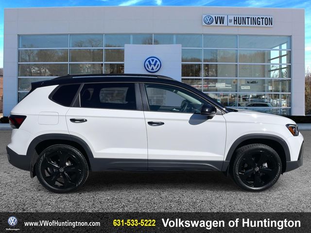 2025 Volkswagen Taos SE Black - Photo 6