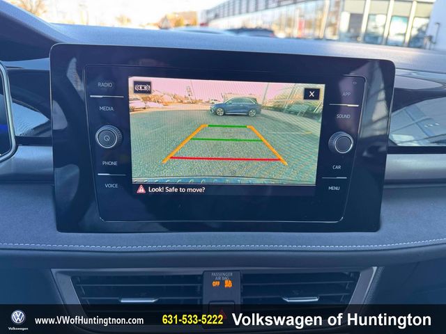 2025 Volkswagen Taos SE Black - Photo 29
