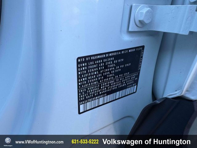 2025 Volkswagen Taos SE Black - Photo 11