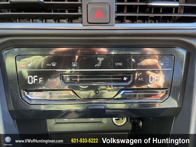2025 Volkswagen Taos SE Black - Photo 27