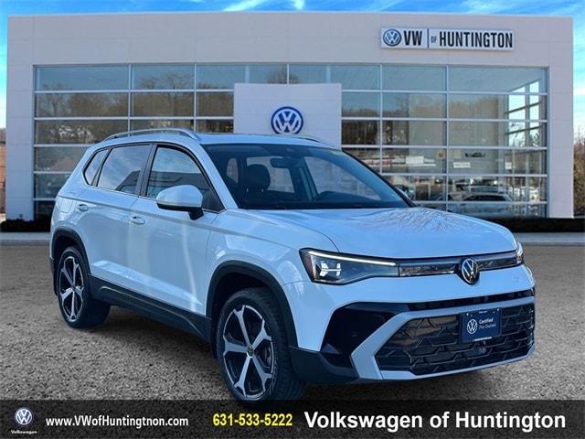 2025 Volkswagen Taos SEL's photo