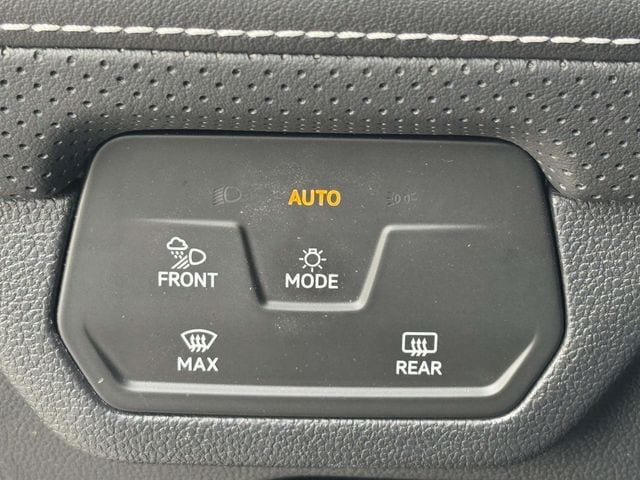 2025 Volkswagen Atlas Cross Sport SEL Premium R-LINE - Photo 18