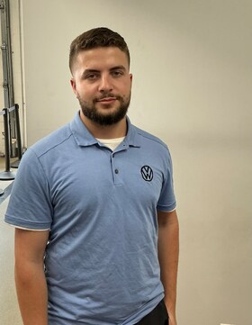 Staff member Zeve Naftali from 7a064408b509