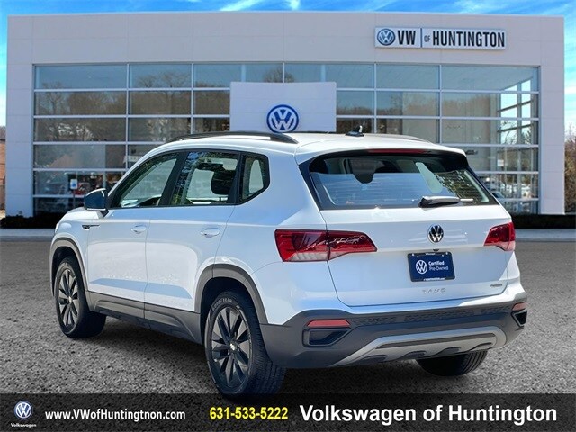 2022 Volkswagen Taos S photo 3