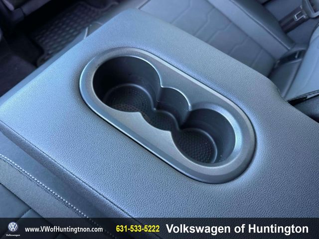 2025 Volkswagen Taos SE Black - Photo 13