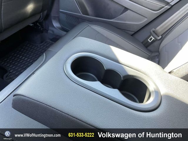 2025 Volkswagen Taos SE Black - Photo 10