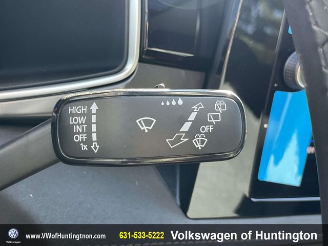 2025 Volkswagen Taos SE Black - Photo 22