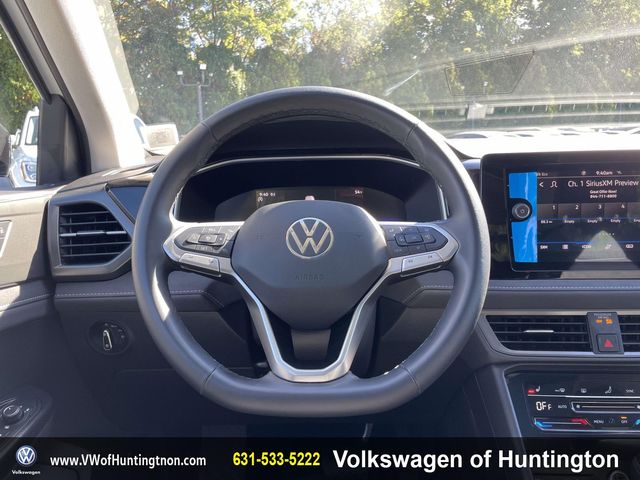 2025 Volkswagen Taos SE Black - Photo 18