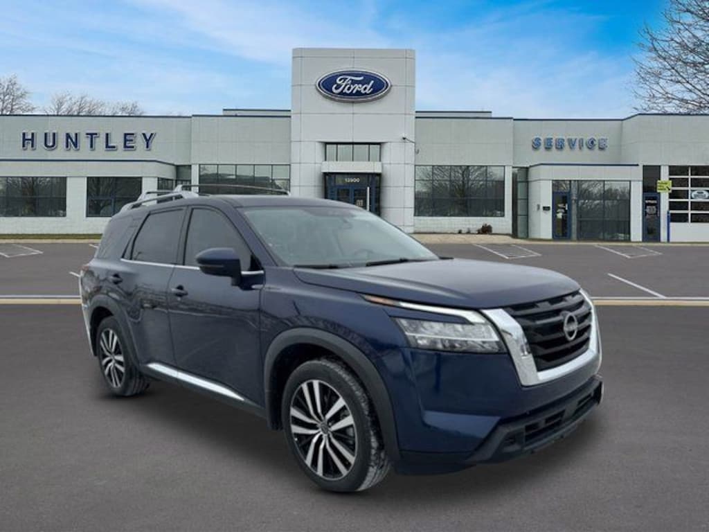 Used 2024 Nissan Pathfinder Platinum SUV