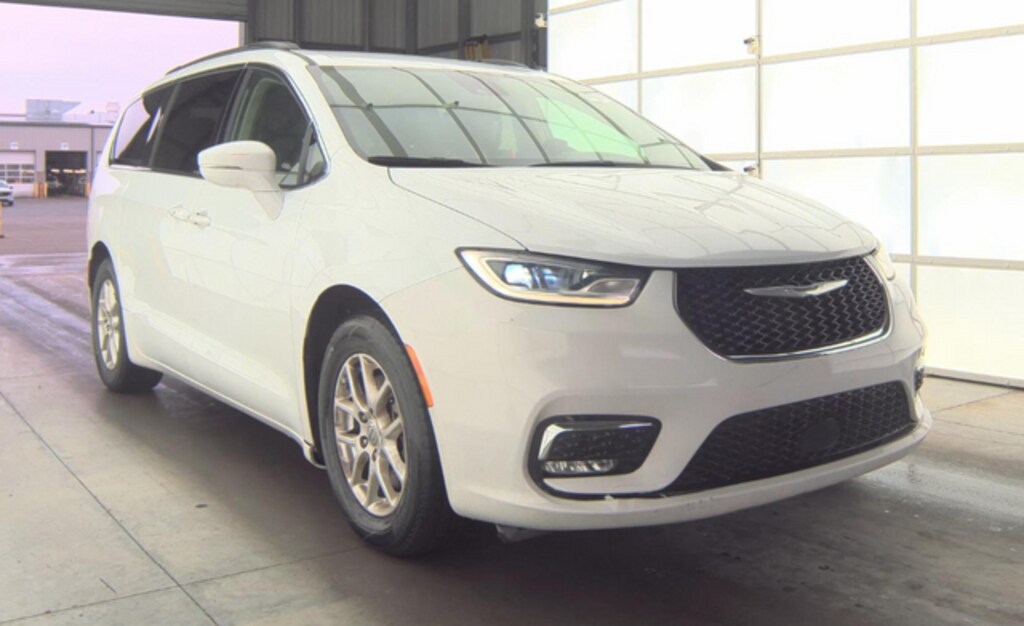 Used 2022 Chrysler Pacifica Touring L Minivan/Van
