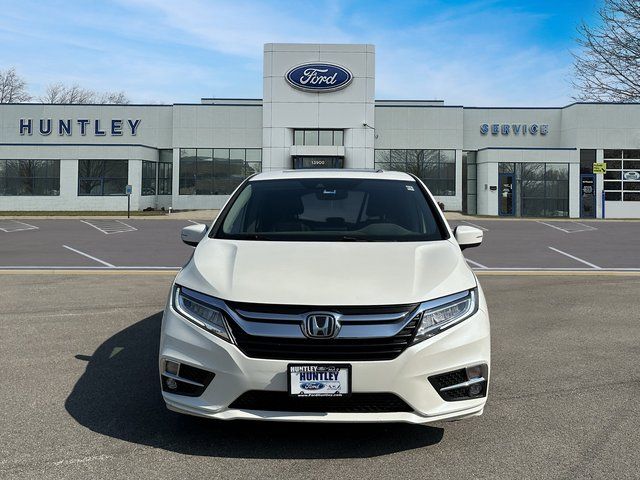 Used 2018 Honda Odyssey Touring with VIN 5FNRL6H82JB063048 for sale in Huntley, IL