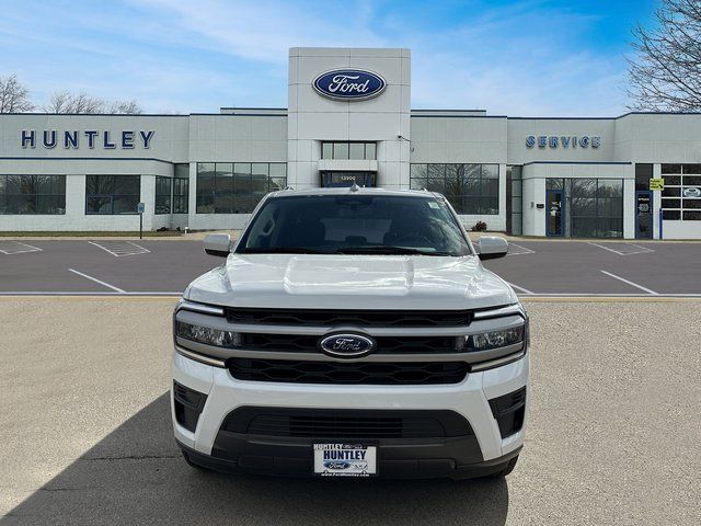 2024 Ford Expedition XLT photo 2