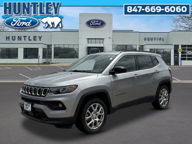 2023 Jeep Compass Latitude Lux 4X4's photo