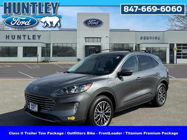2022 Ford Escape Titanium's photo