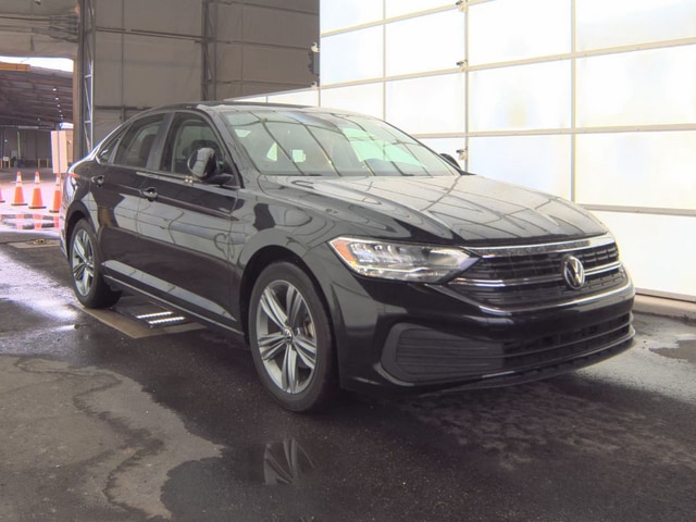 Used 2024 Volkswagen Jetta SE with VIN 3VWEM7BU7RM025195 for sale in Huntley, IL